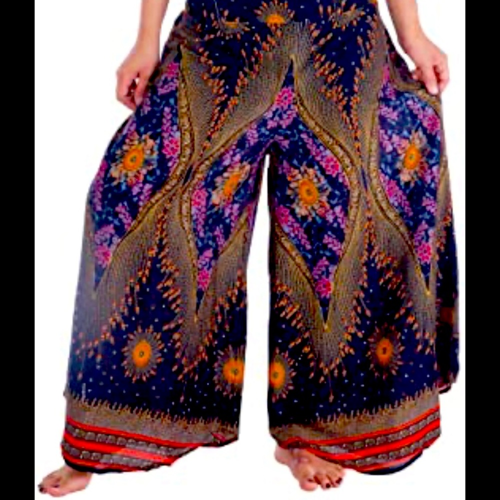 NWT Palazzo Bohemian Pull On closure Hand Wash Only Womens palazzo pants! Size M